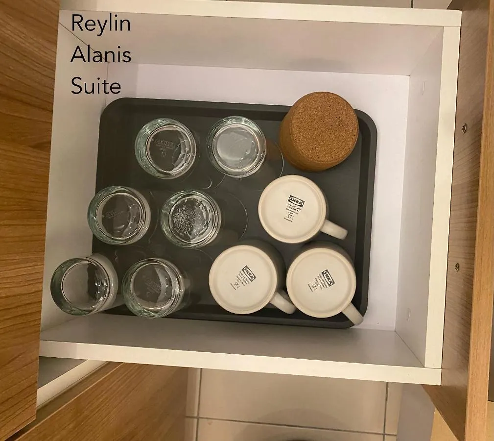Reylin Alanis Suite // Free Wifi & Netflix // Airport Shuttle Service Sepang Malasia