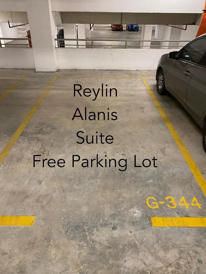 Reylin Alanis Suite // Free Wifi & Netflix // Airport Shuttle Service Sepang Apartamento