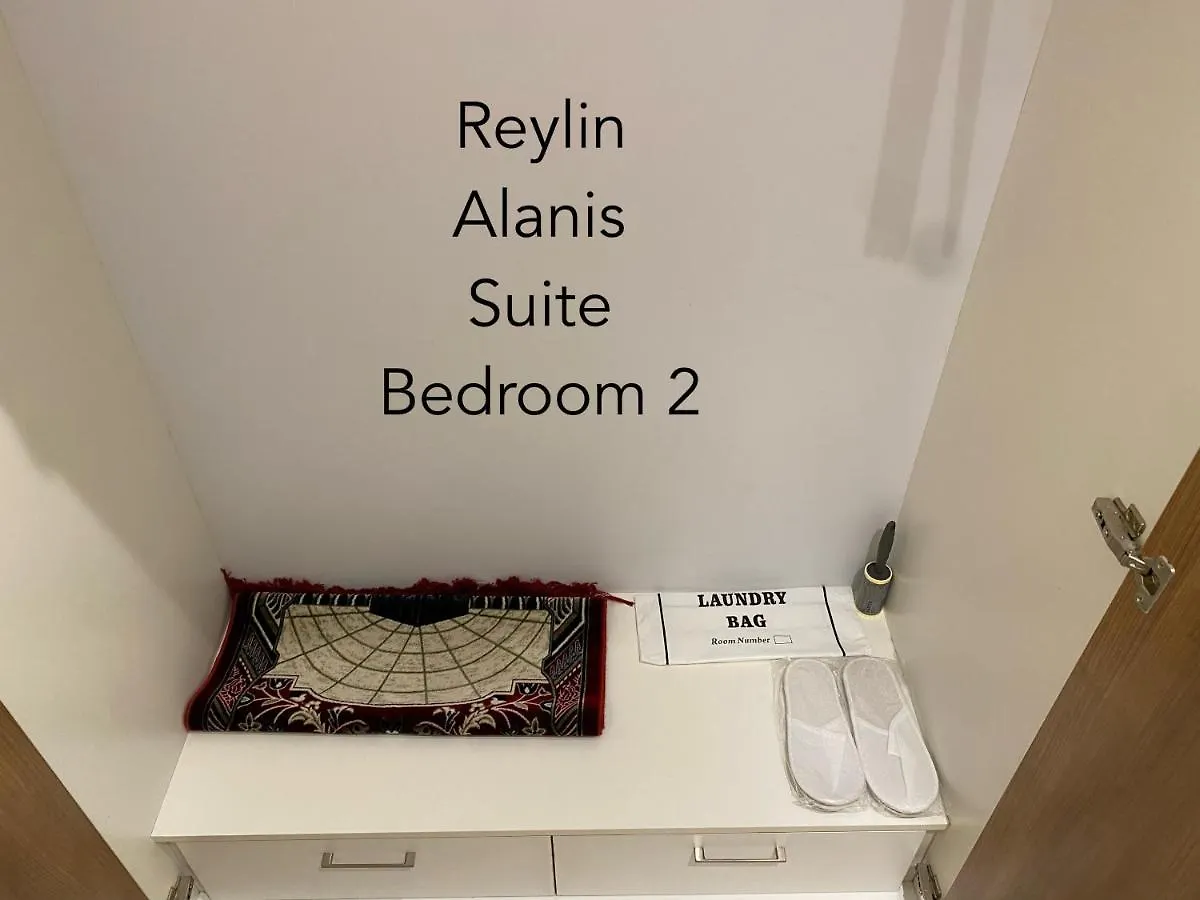 Reylin Alanis Suite // Free Wifi & Netflix // Airport Shuttle Service Sepang